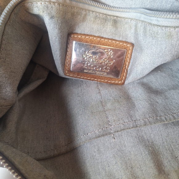 Roots Classic Villiger Leather Cross Body Bag - Picture 8 of 13